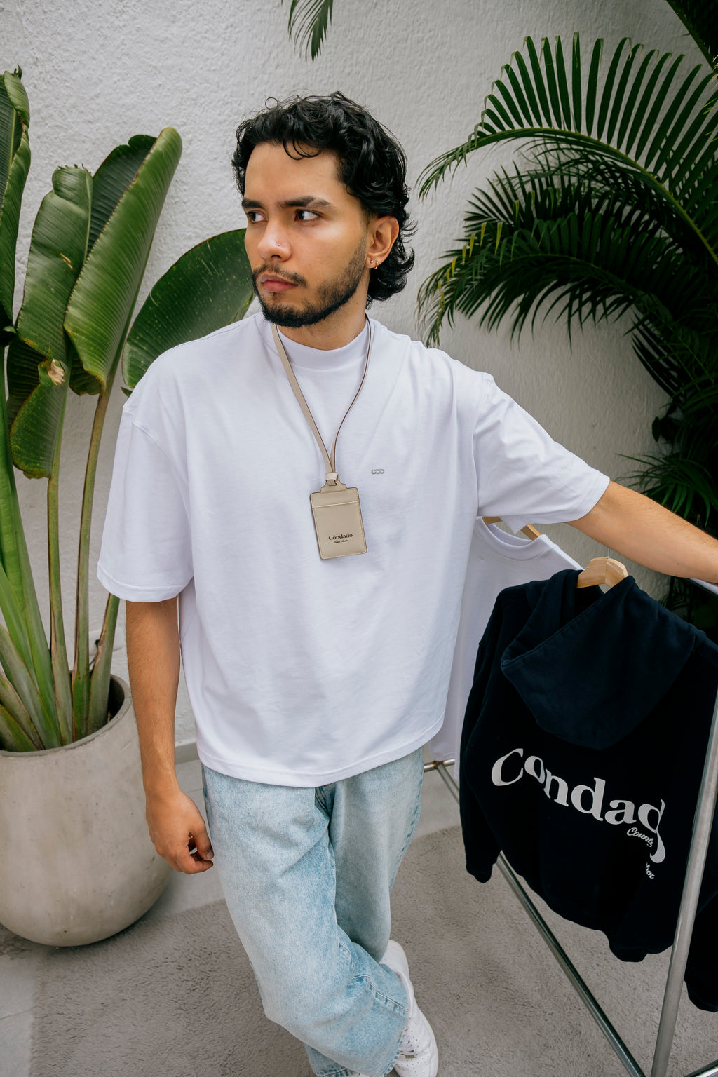 Camiseta boxy blanca.