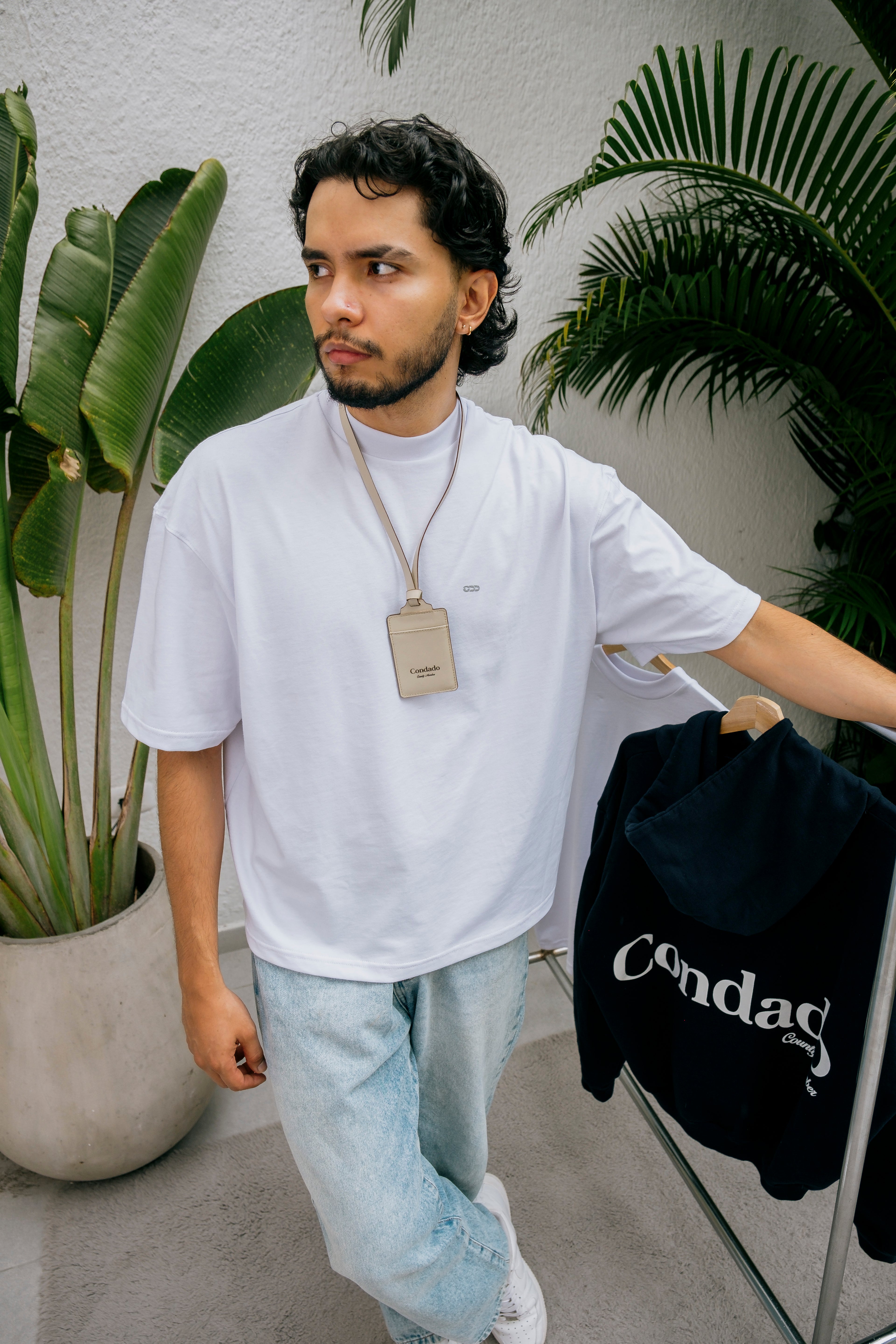 Camiseta boxy blanca.